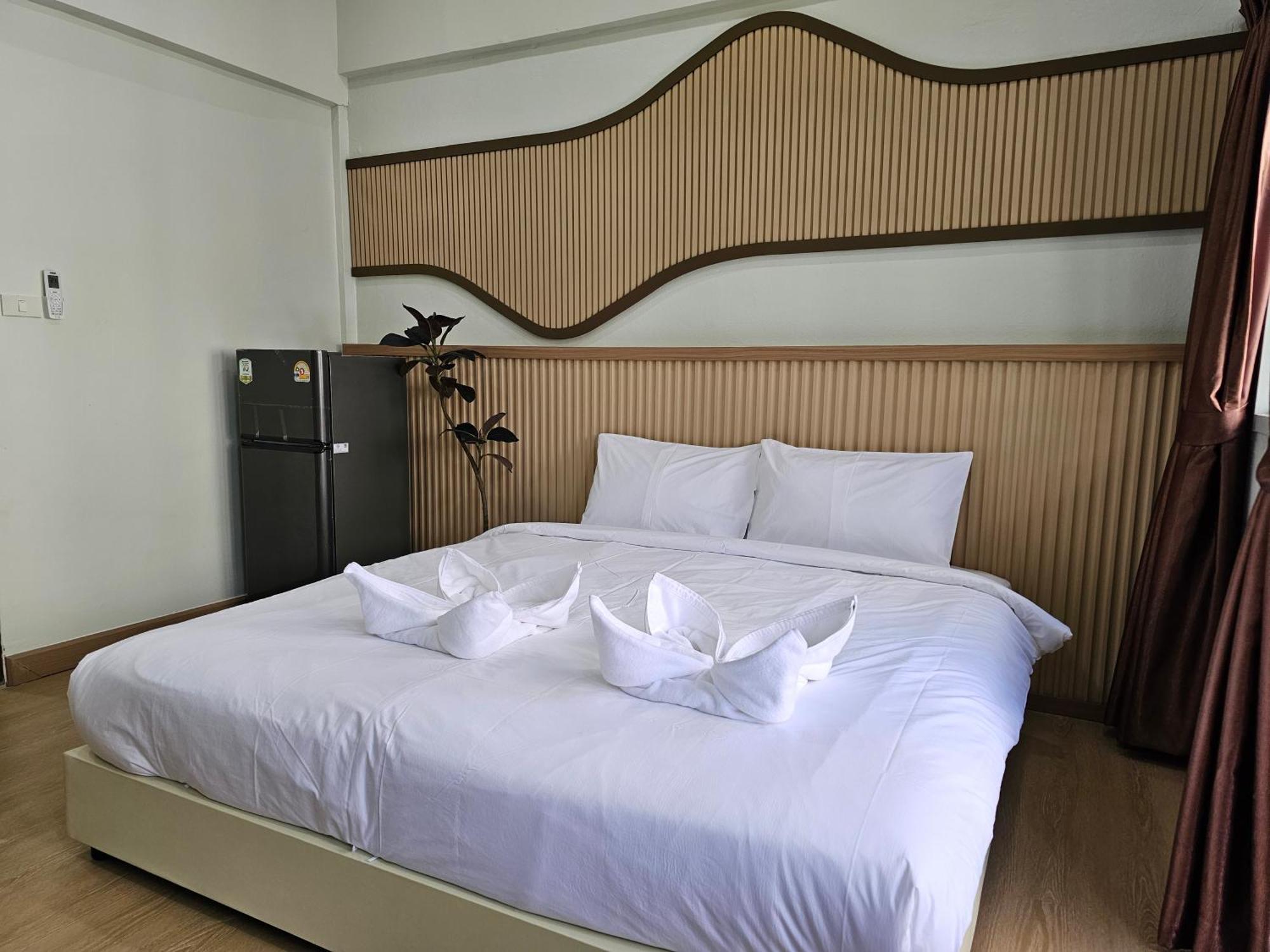 Lub Nai Hostel Patong Zewnętrze zdjęcie