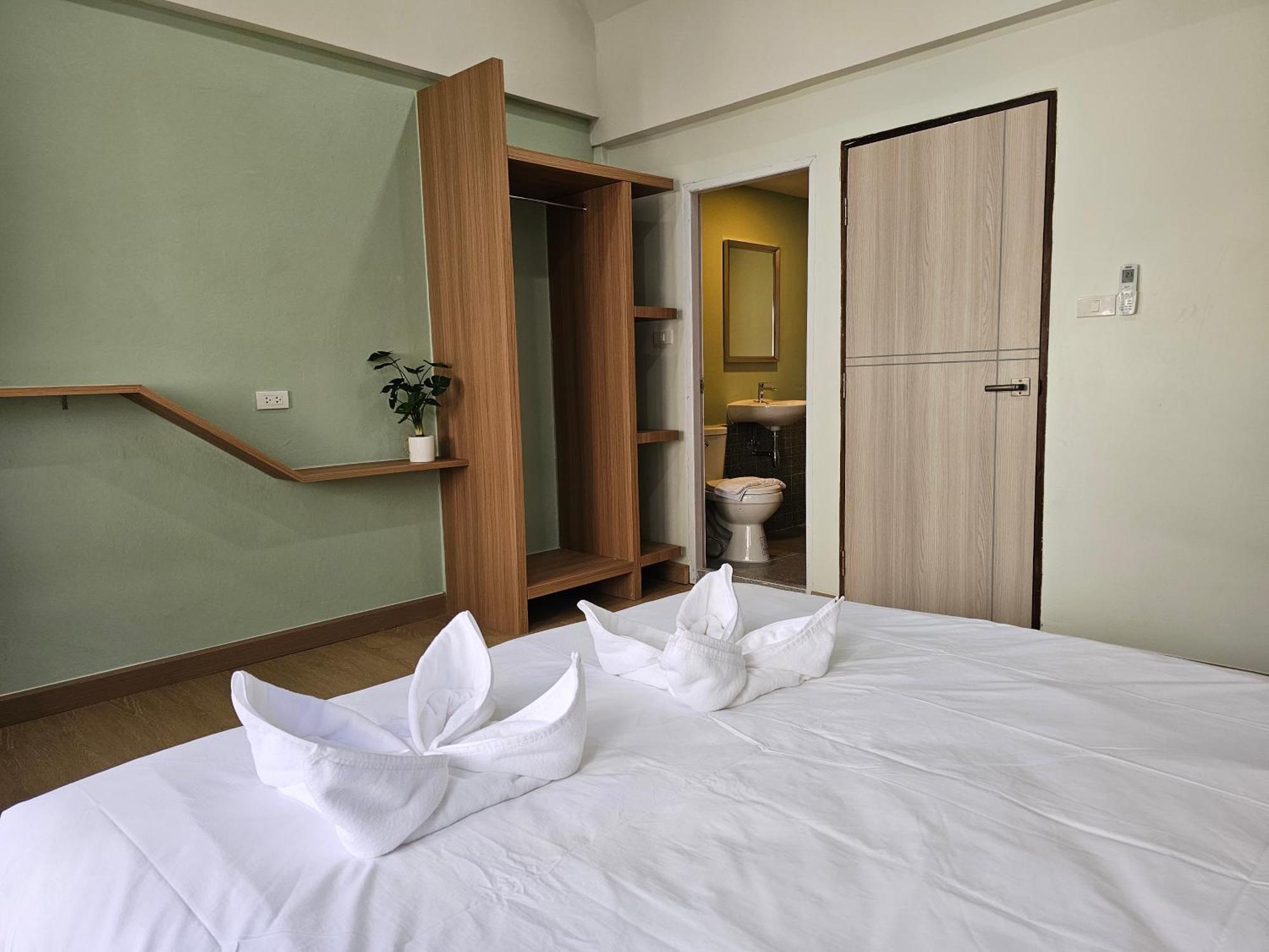 Lub Nai Hostel Patong Zewnętrze zdjęcie