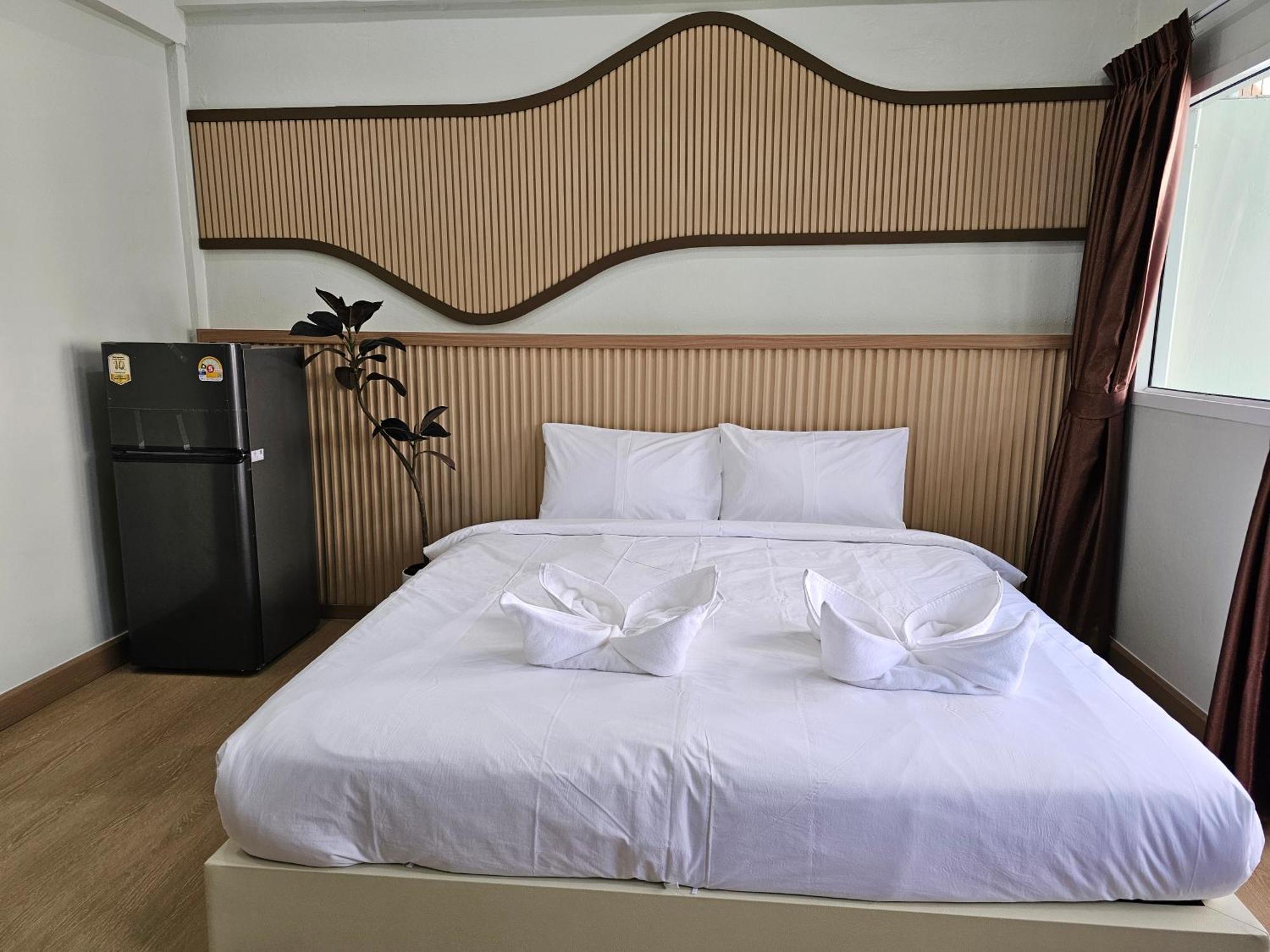 Lub Nai Hostel Patong Zewnętrze zdjęcie