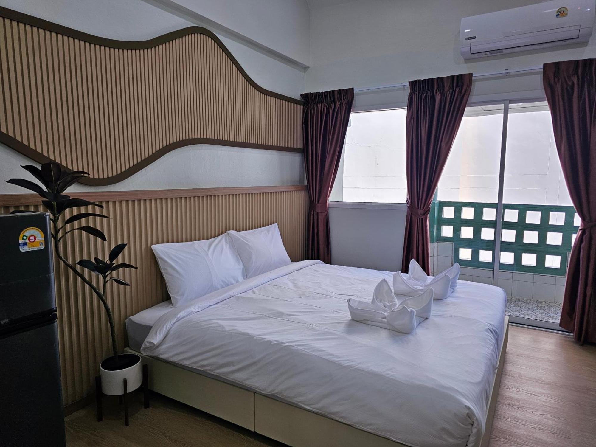 Lub Nai Hostel Patong Zewnętrze zdjęcie