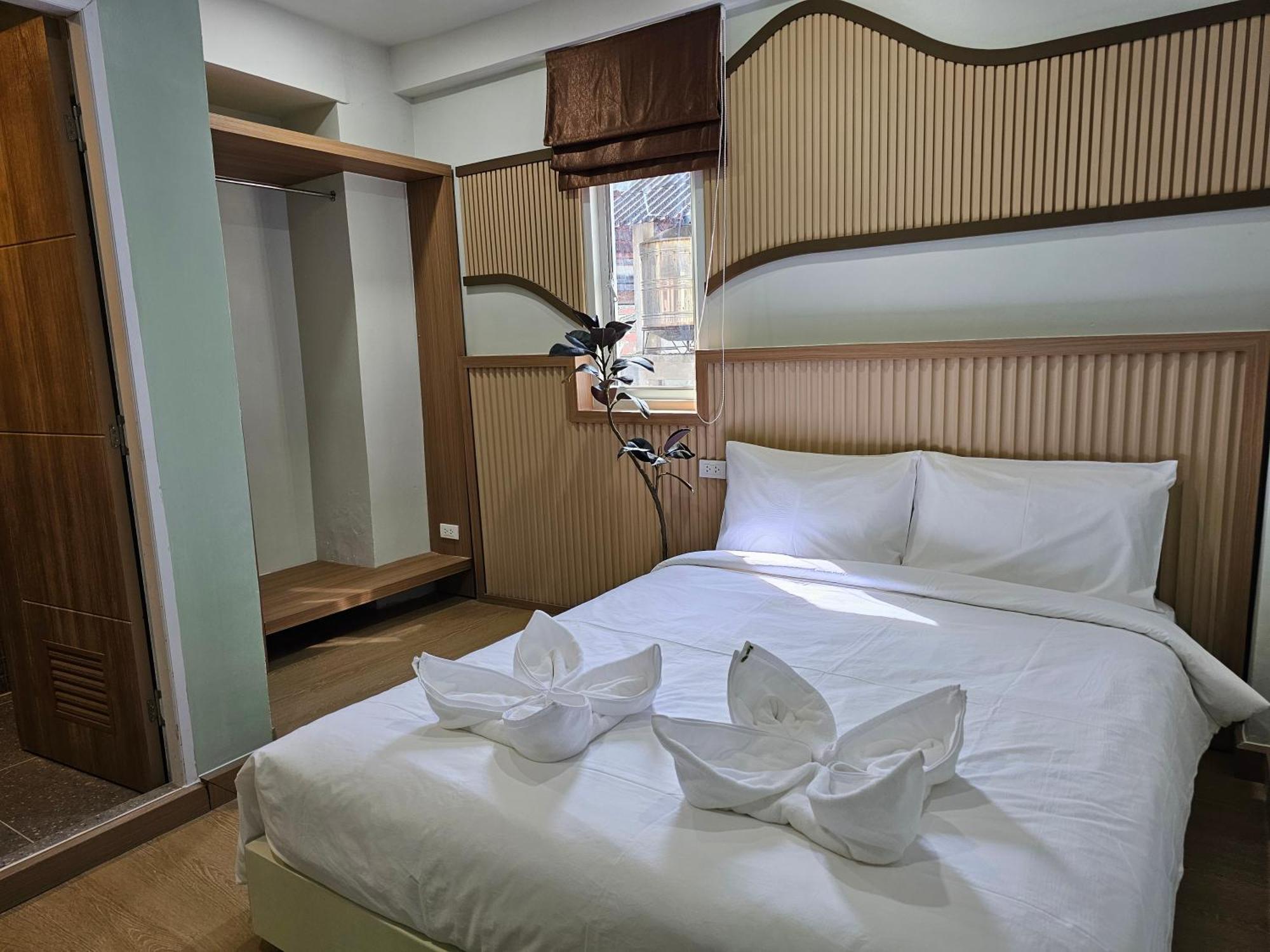 Lub Nai Hostel Patong Zewnętrze zdjęcie