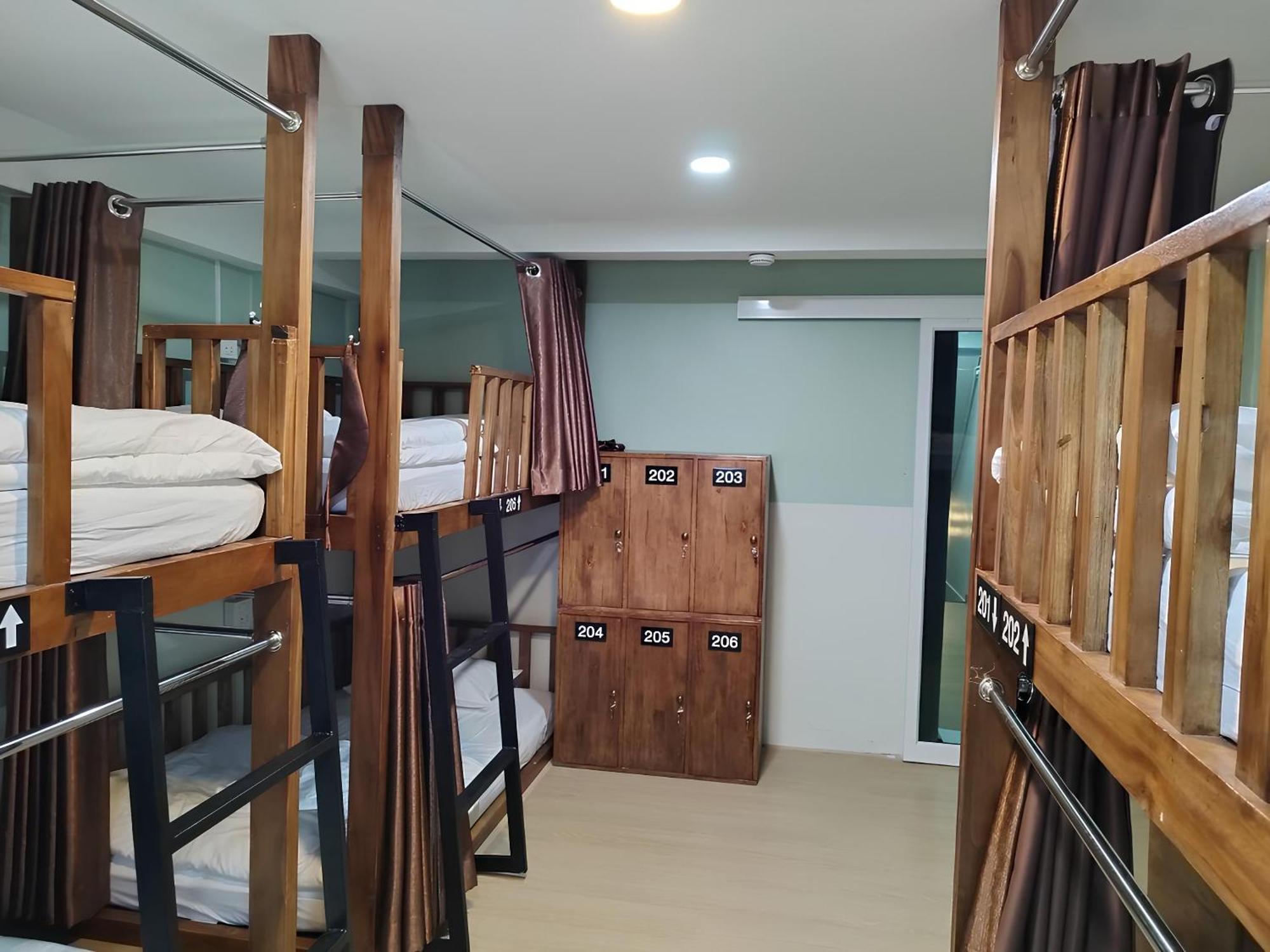 Lub Nai Hostel Patong Zewnętrze zdjęcie