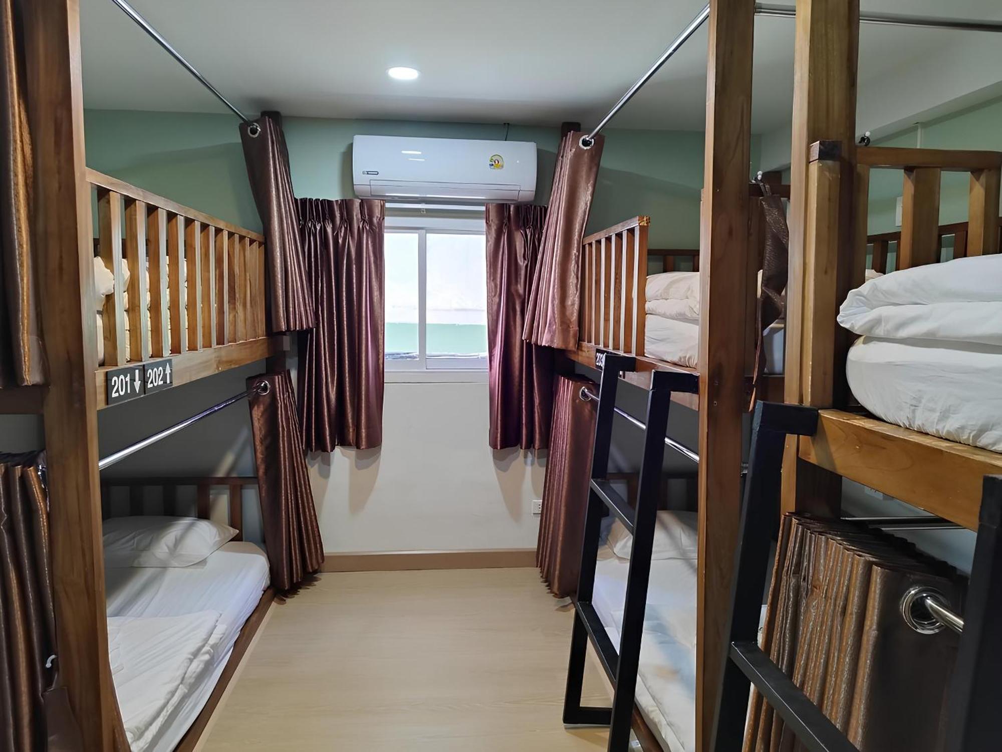 Lub Nai Hostel Patong Zewnętrze zdjęcie