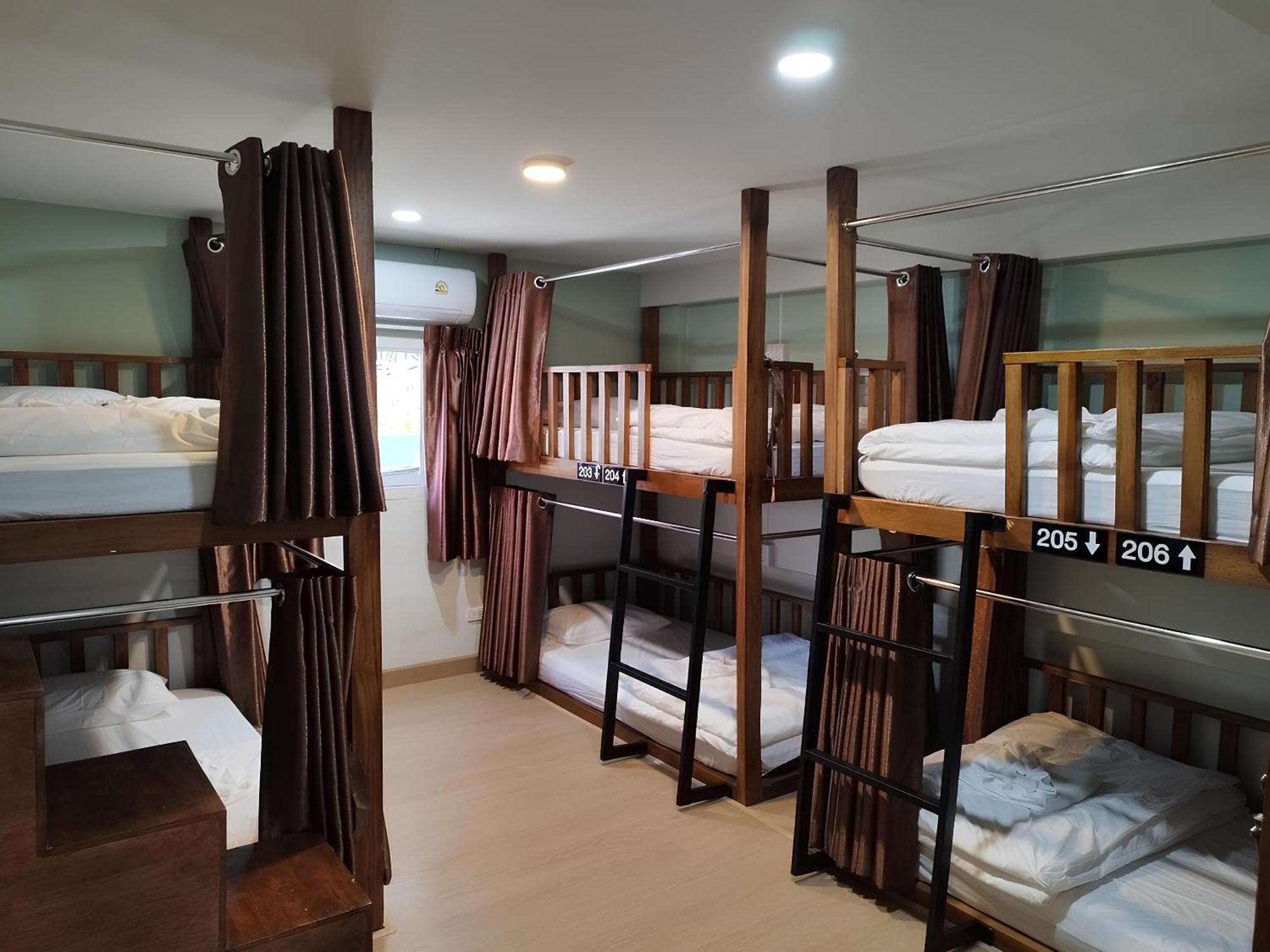 Lub Nai Hostel Patong Zewnętrze zdjęcie